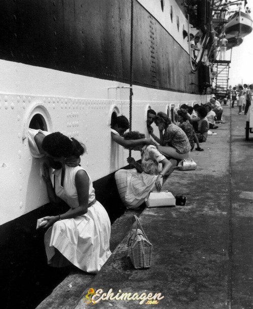 Chicasbarco.jpg